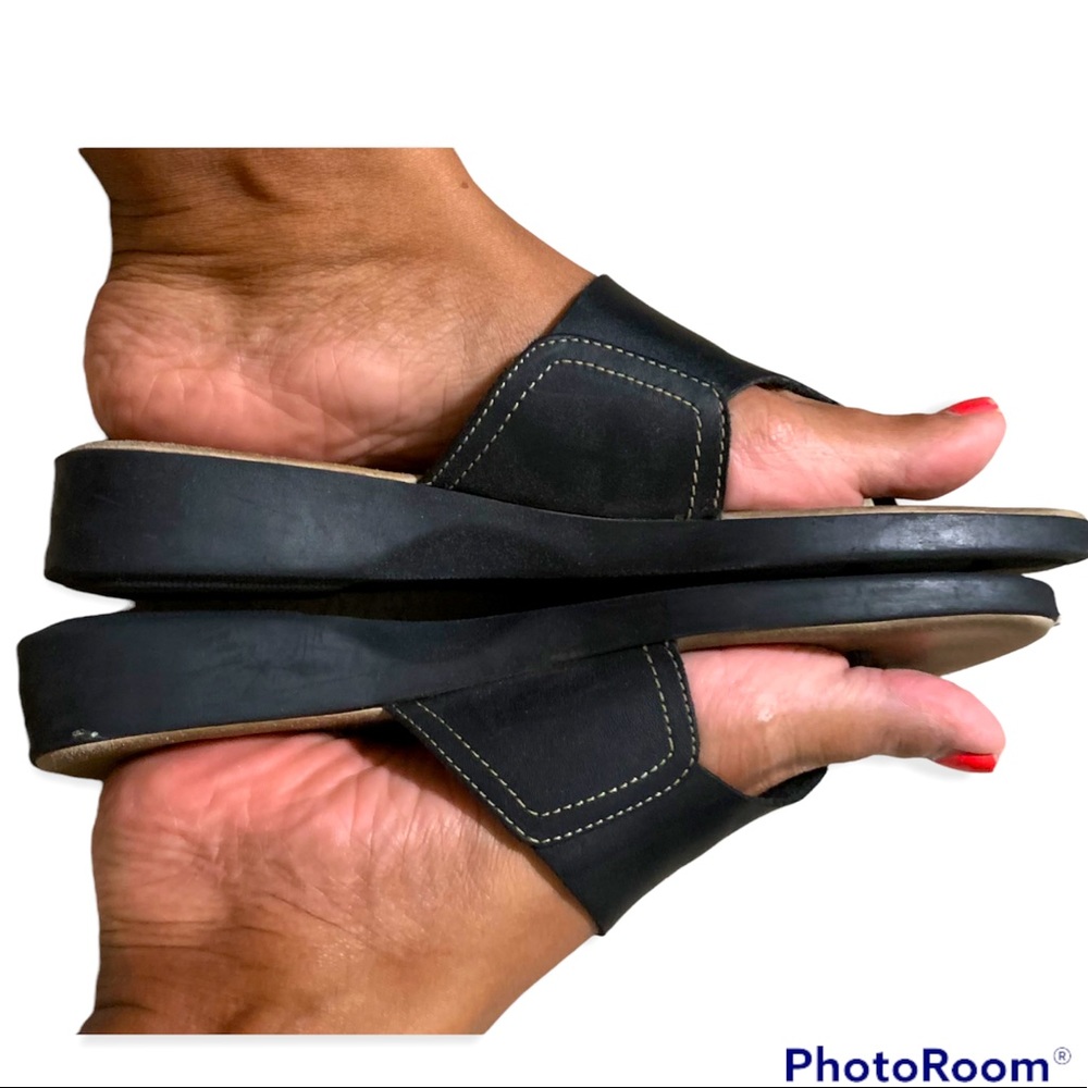 Women’s Dockers black leather sandals